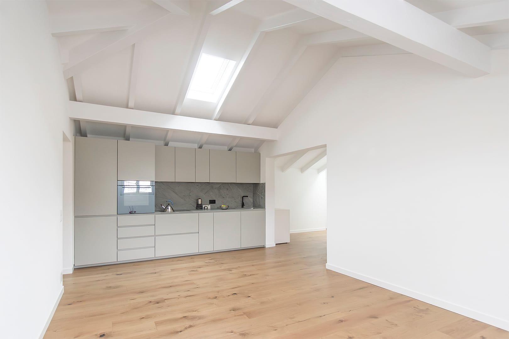 Logo Item